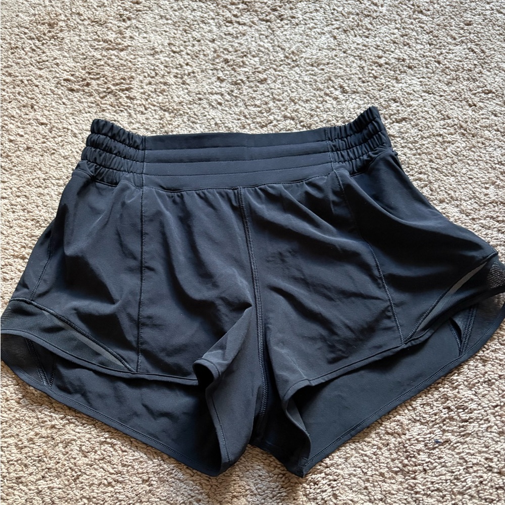 Lululemon hotty hot shorts high rise 2.5